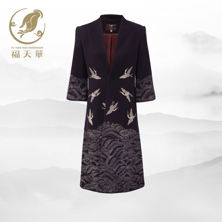 鹤翔云海女大衣